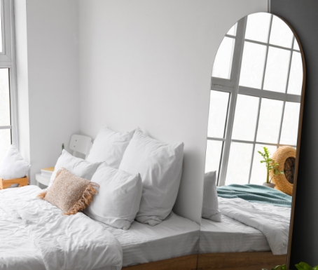 12 Harmful Things You Should Never Keep in The Bedroom - InstaAstro