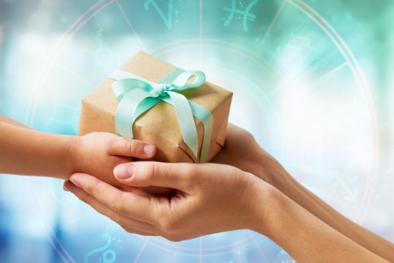 Types of Gifts for Your Astrology-Obsessed Loved Ones