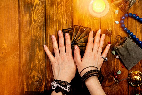 How to perform a tarot reading