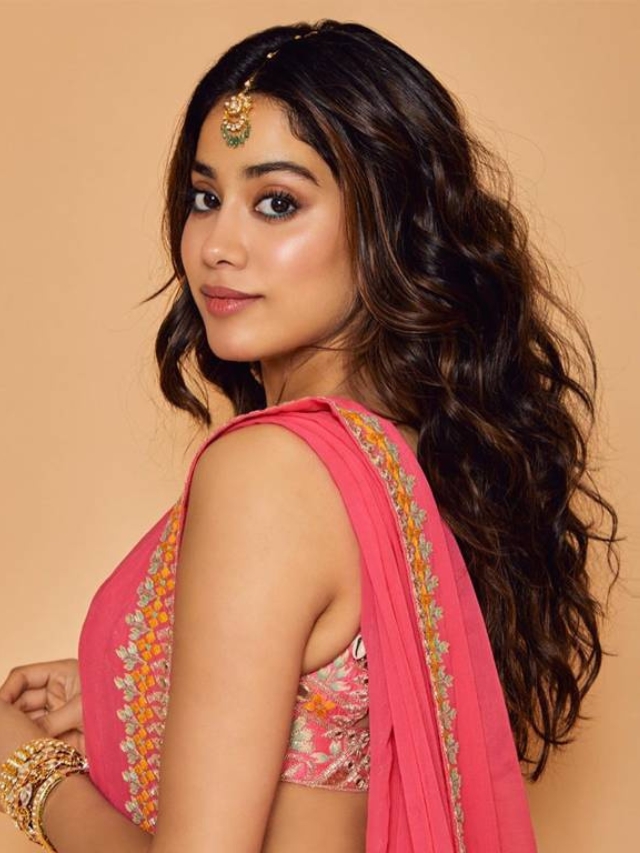 Janhvi Kapoor Universe on Twitter | Backless blouse designs, Stylish dress  designs, 10 most beautiful women